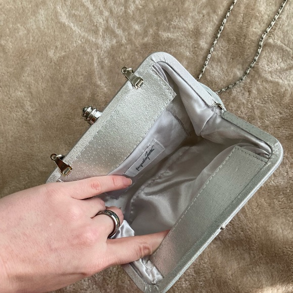 Silver pleated chain clutch purse - Picture 5 of 8